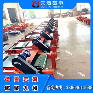 山东永磁自卸除铁器厂家 RCYK铠装磁带式除铁器 RCYD永磁自卸除铁器
