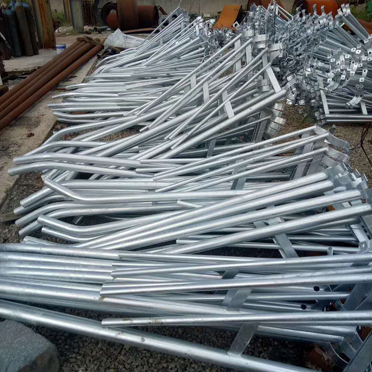 廠家直銷10米12米錐形挑臂路燈桿 小區(qū)路燈桿 高桿太陽(yáng)能燈桿