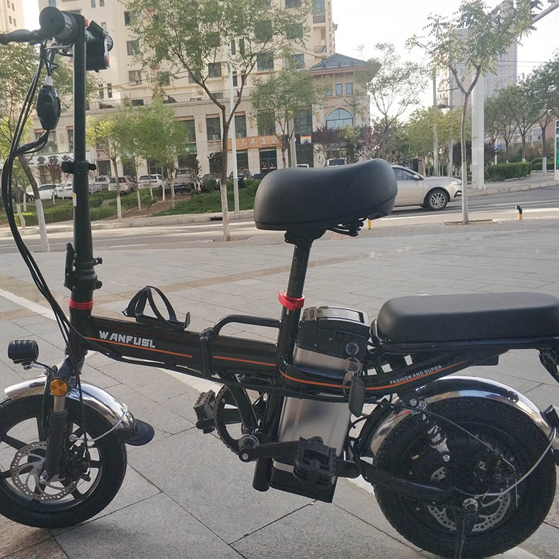 现货直供迷你小型电动车 2021新款 14寸锂电池电动车